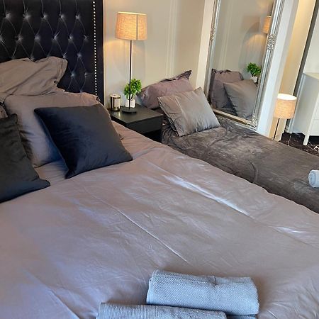 Luxurious Modern Room In Central Oslo - Eur 4K Expensive Bed And 82" Cinematic Tv Zewnętrze zdjęcie