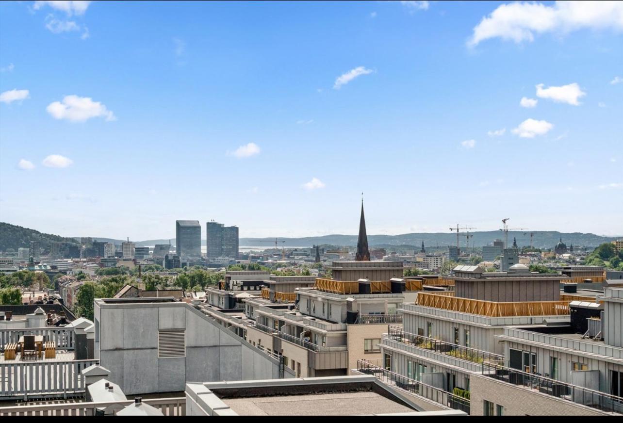 Luxurious Modern Room In Central Oslo - Eur 4K Expensive Bed And 82" Cinematic Tv Zewnętrze zdjęcie