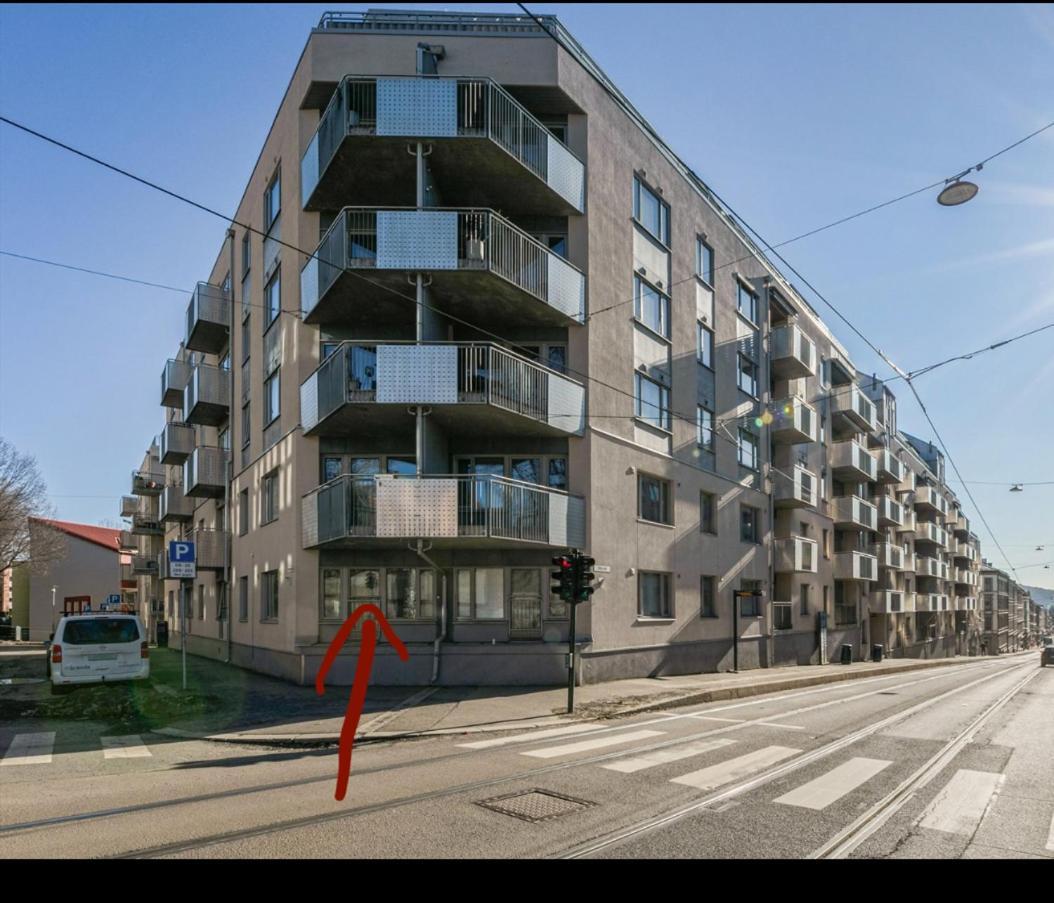Luxurious Modern Room In Central Oslo - Eur 4K Expensive Bed And 82" Cinematic Tv Zewnętrze zdjęcie