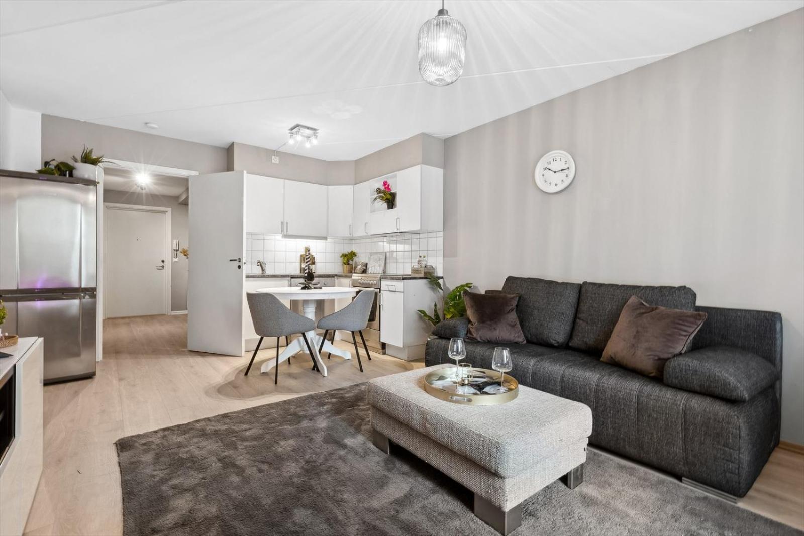 Luxurious Modern Room In Central Oslo - Eur 4K Expensive Bed And 82" Cinematic Tv Zewnętrze zdjęcie