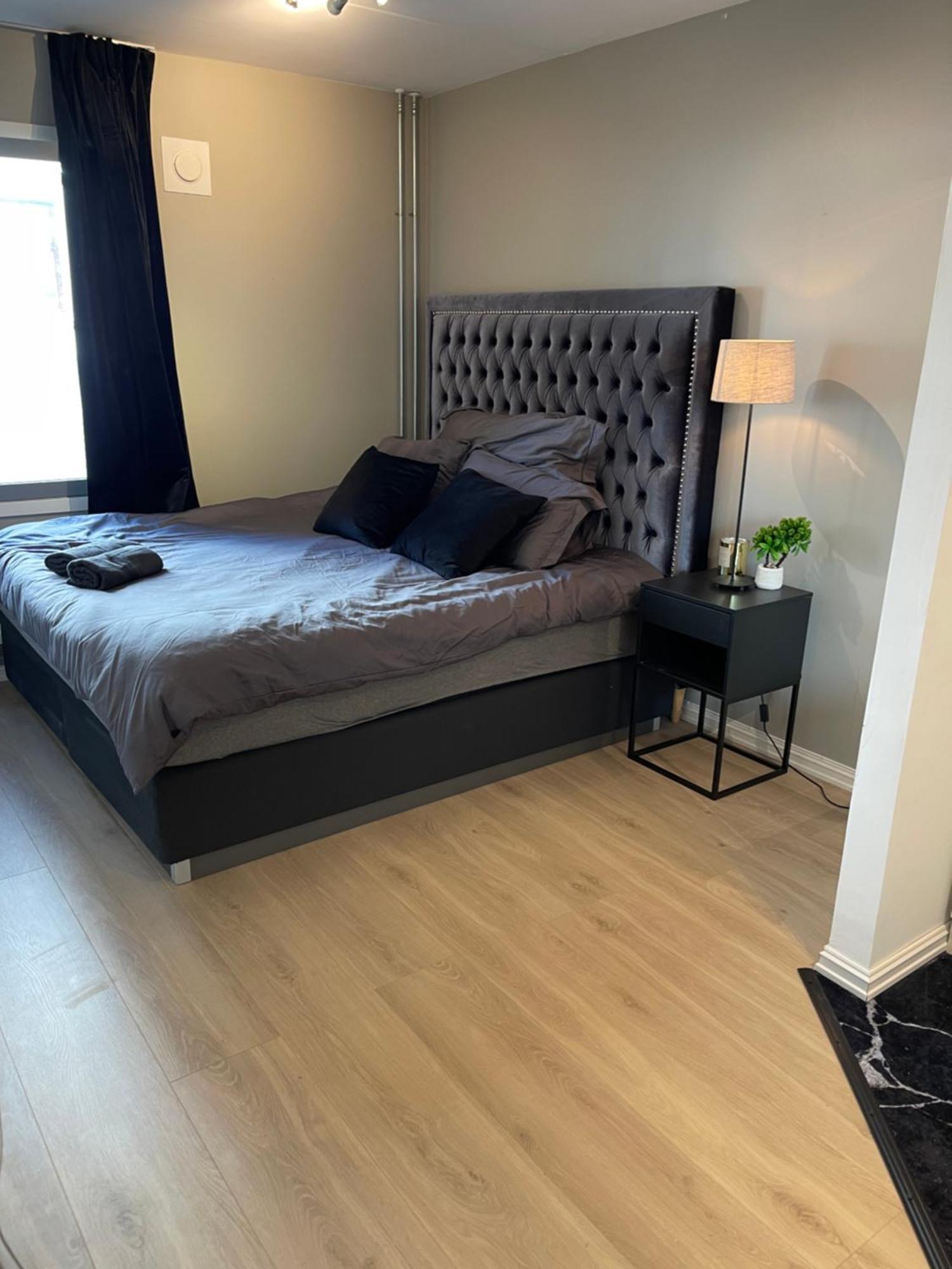 Luxurious Modern Room In Central Oslo - Eur 4K Expensive Bed And 82" Cinematic Tv Zewnętrze zdjęcie